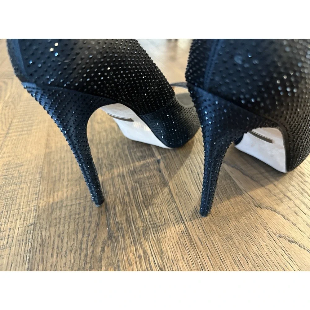 Badgley Mischka Kassidy ll Black Sequin 5 Inch Heel Platform Pumps Size 9
